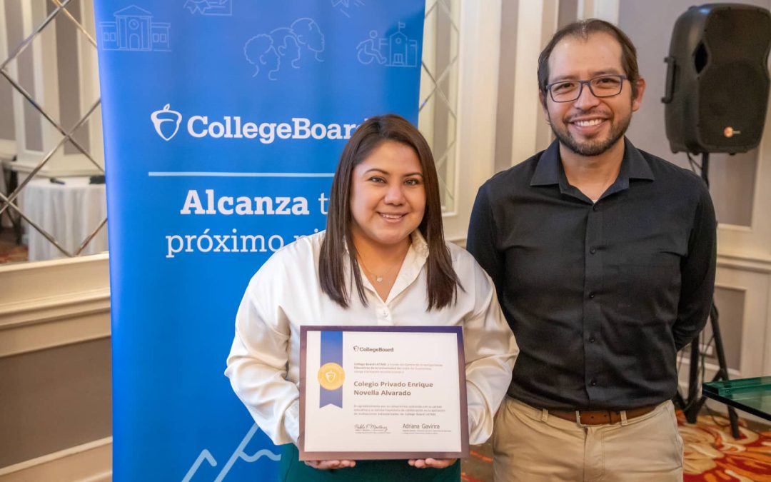 Colegio Privado Enrique Novella Alvarado recibe reconocimiento de College Board